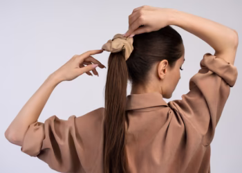 O que significa quando uma pessoa deixa o cabelo sempre preso, segundo a psicologia