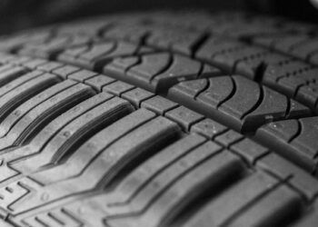 Pneu do carro tem data de validade e nem todo mundo sabe como identificar