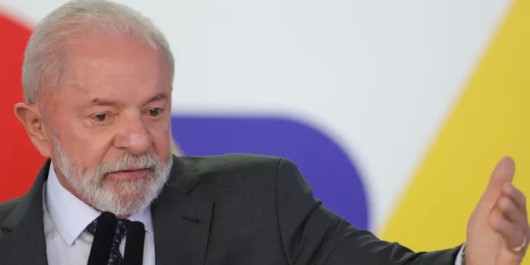 Lula pula de alegria com novo poço de petróleo descoberto que vai render bilhões ao Brasil