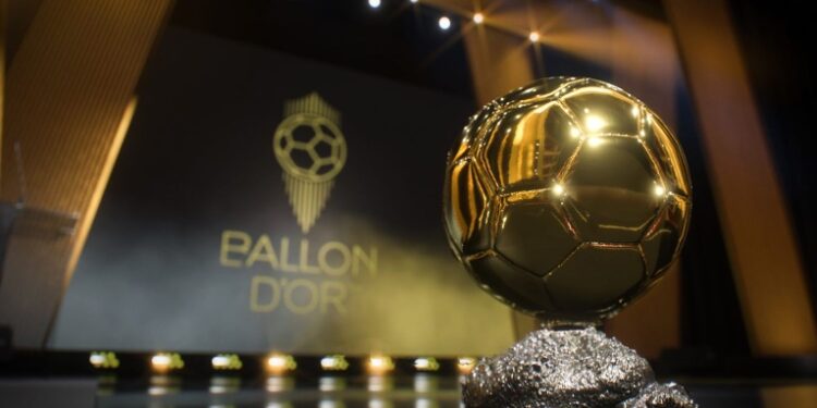 Brasileiro foi reconhecido com sete Bolas de Ouro colando em Messi