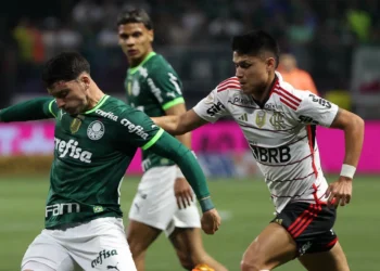 Palmeiras tenta frear o Flamengo e contrata o maior jogador do Brasil