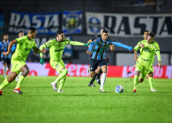 Sem Róger Guedes, Grêmio fecha com multicampeão pelo Palmeiras