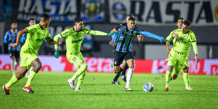 Sem Róger Guedes, Grêmio fecha com multicampeão pelo Palmeiras