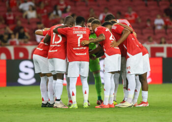Internacional contrata novo treinador após desempenho fraco no Brasileirão