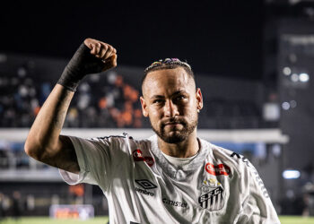 Neymar toma decisão pessoal e comunica o Santos após invasão no CT