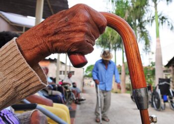 Idosos com mais de 75 anos recebem ótima notícia sobre o Imposto de Renda