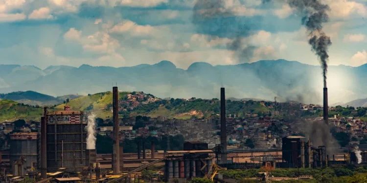 Donald Trump não tem pena e 37 mil empregados podem ser demitidos no Brasil