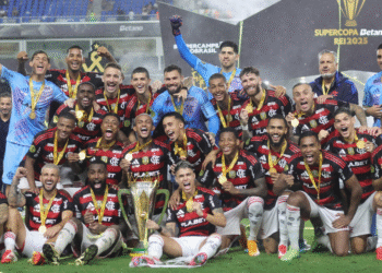 Alviverde aplica chapéu no Cruzeiro e contrata jogador badalado do Flamengo