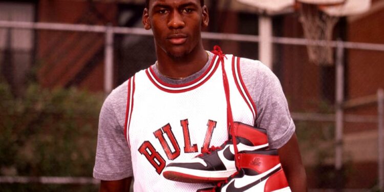 Michael Jordan faturou R$ 15 bilhões mostrando que não era gênio só jogando basquete