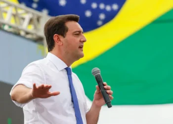 Provável candidato à presidência em 2026 chama atenção do Brasil com 85% de aprovação em seu estado