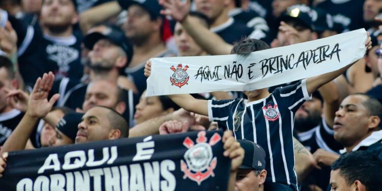 Torcedores do Corinthians vão ficar aliviados após decisão da Conmebol
