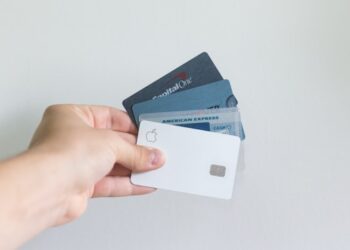 Governo determina novas regras do cartão de crédito e proíbe venda casada