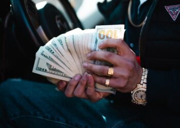 Profissão que está deixando jovens milionários tem vagas abertas em agosto