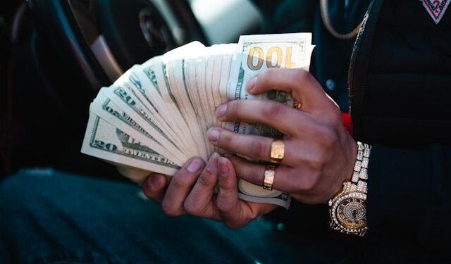 Profissão que está deixando jovens milionários tem vagas abertas em agosto