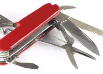 Modelo tradicional fica no chinelo para o novo canivete suíço tecnológico