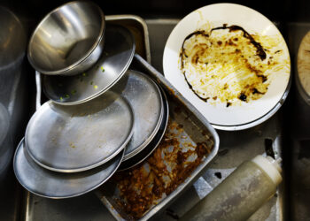 O que significa quando uma pessoa vive empilhando louça na pia e não lava