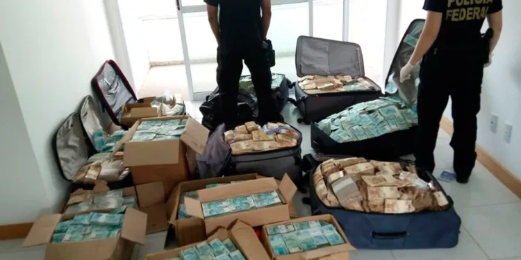 Professora de 73 anos com patrimônio de R$ 2 bilhões acabou caindo nas mãos do MP