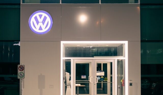 Volkswagen pode ser a montadora responsável por produzir carros mais baratos para brasileiros