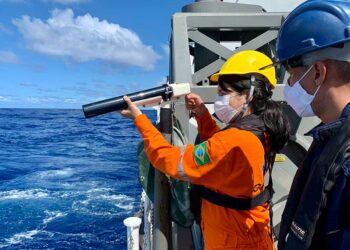 Brasil quer incorporar ilha submersa em seu território para resgatar enorme tesouro
