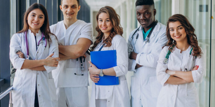 Pode ficar mais difícil cursar medicina a partir de agora