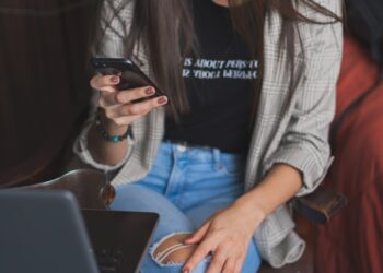 Próxima geração de ‘celulares’ pode ficar grudada no seu rosto 24 horas por dia