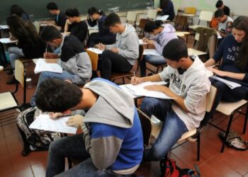 Nova lei pode chegar para acabar com aprovação automática em escolas