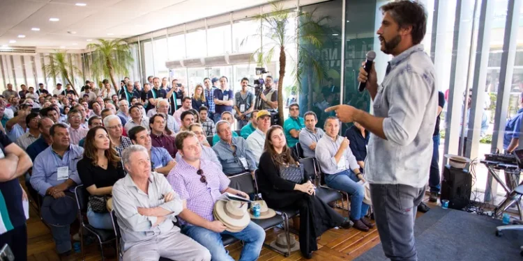 Leo da dupla com Victor é um dos maiores pecuaristas do Brasil