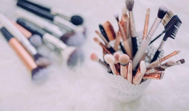 Nova tendência de maquiagem chega ao Brasil dando o que falar