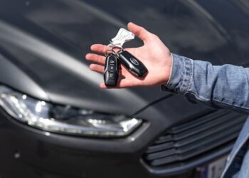 O erro que pode danificar a chave do carro e comprometer sua segurança