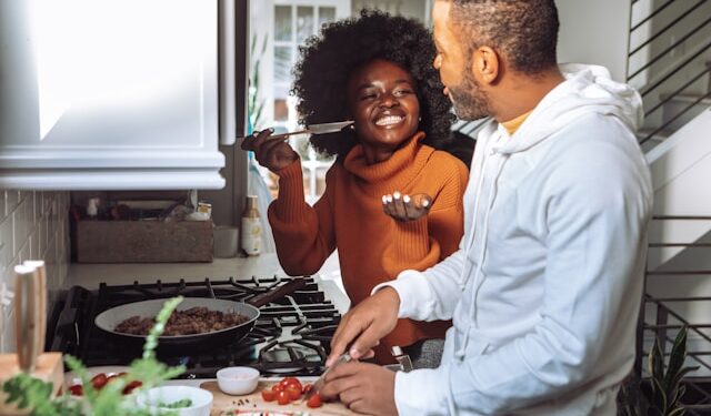 Alerta é emitido para pessoas que usam utensílios domésticos de plástico