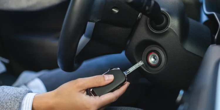 Você pode estar cometendo um erro ao esquentar o motor do carro em dias frios