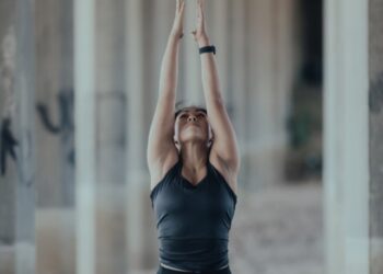 Essa série de alongamentos vai transformar seu corpo e sua rotina