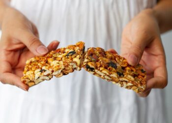 Se engana quem pensa que toda barrinha de cereal ajuda na dieta