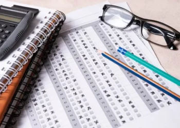 Concurso público de nível médio oferece quase 700 vagas com salário de R$ 6,4 mil