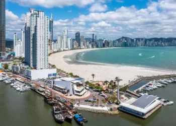 ‘Dubai brasileira’ vai construir muro subterrâneo para preservar a orla