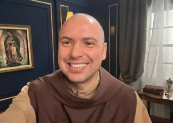 Frei Gilson faturou bela fortuna com as lives durante a madrugada na Páscoa