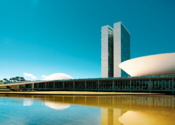 Governo comunica brasileiros repatriados sobre novo programa de apoio