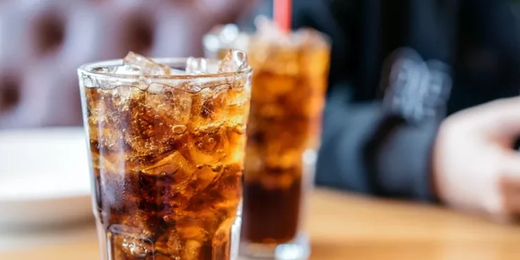 Refrigerante que tomou conta da mesa dos brasileiros pode aumentar o risco de diabetes