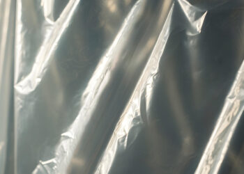 Nova alternativa promete ser o fim do plástico filme para armazenar alimentos