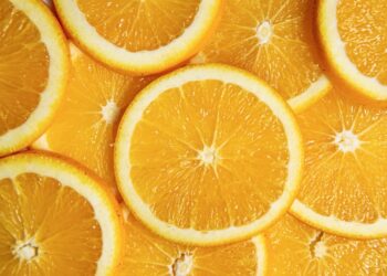 Consumir essa vitamina em excesso pode colaborar para o desenvolvimento de pedras nos rins