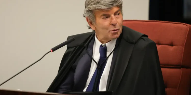 Salário do ministro Luiz Fux que pediu anulação do julgamento de Bolsonaro