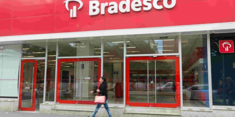 Clientes ativos Bradesco recebem notificação sobre golpes