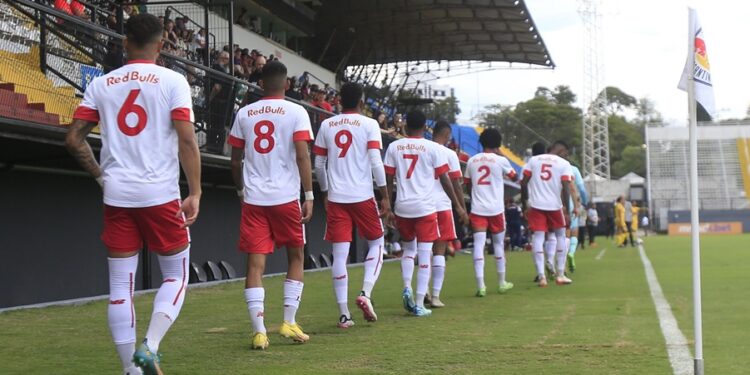 Dono do Bragantino tem tanto dinheiro que nem Leila Pereira e John Textor juntos chegam próximo