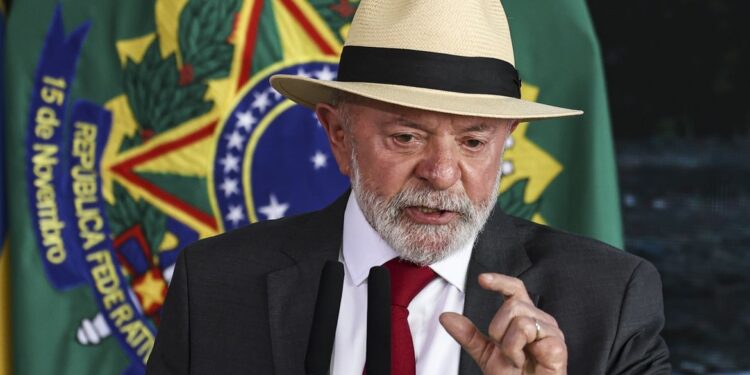 Donos de cartões de crédito pularam de alegria com nova Lei aprovada por Lula