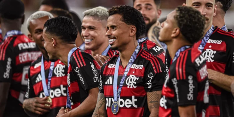 Novo investimento de patrocinadora do Flamengo no Brasil vai gerar 2 mil empregos