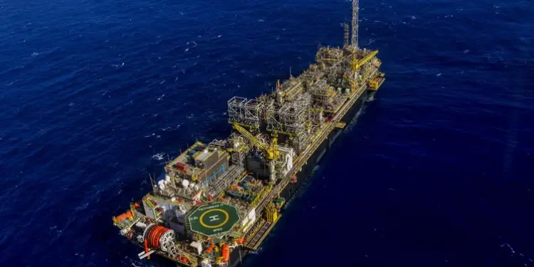 Plataforma petrolífera em Santos
