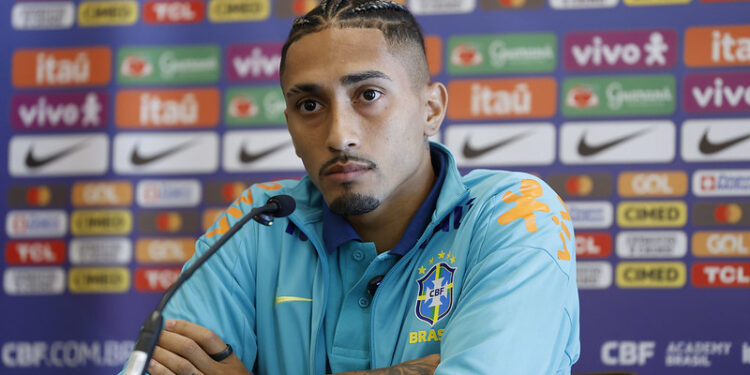 Cleber Machado decidiu Raphinha como segundo melhor do mundo