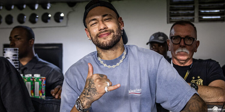 Caímos da cadeira com o valor mensal que Neymar recebe da Puma