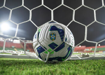 Clube da Série A contratou tantos reforços que deve mudar meio time titular