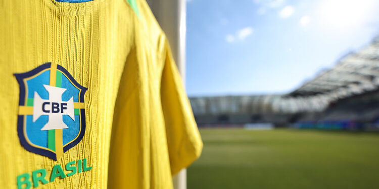 Sem vaga no Brasil, Endrick recebe convocação e vai jogar em Seleção de outro país